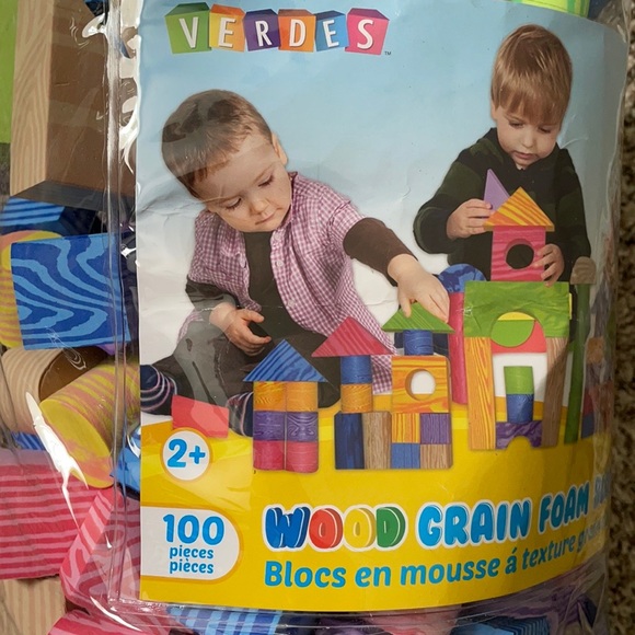 Verdes Toys Soft Foam Wood-Look Building Blocks 3D Shapes (Set of 100) - Picture 5 of 6
